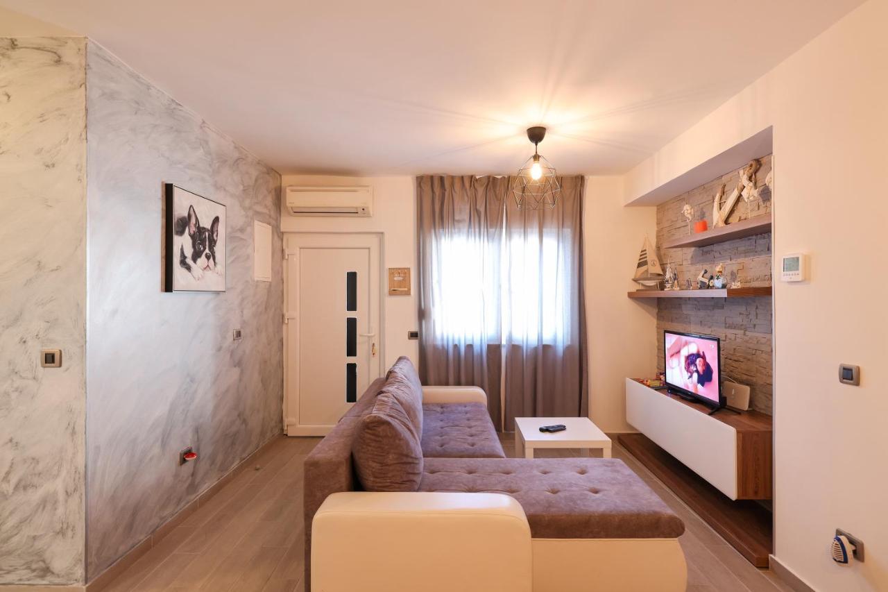 Ferienwohnung Coco Pirovac Exterior foto