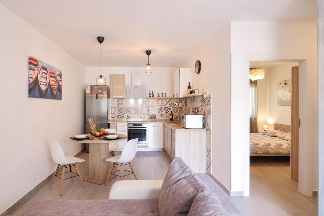 Ferienwohnung Coco Pirovac Exterior foto