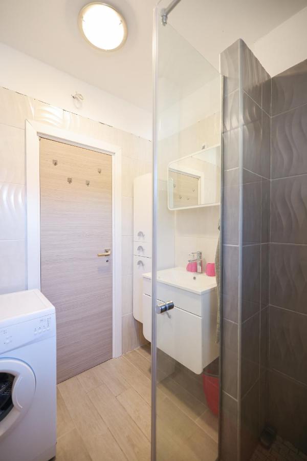Ferienwohnung Coco Pirovac Exterior foto