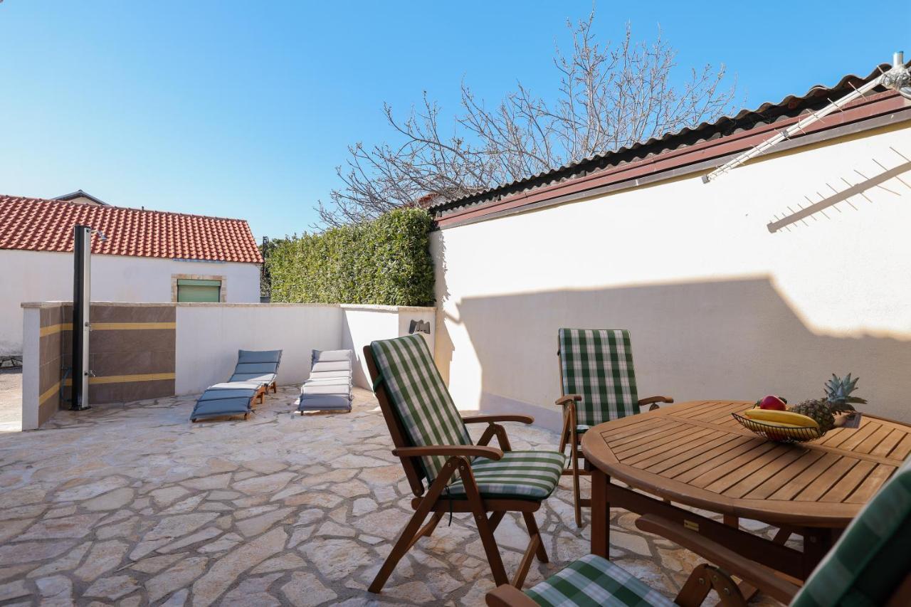 Ferienwohnung Coco Pirovac Exterior foto