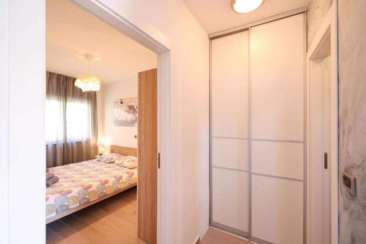 Ferienwohnung Coco Pirovac Exterior foto